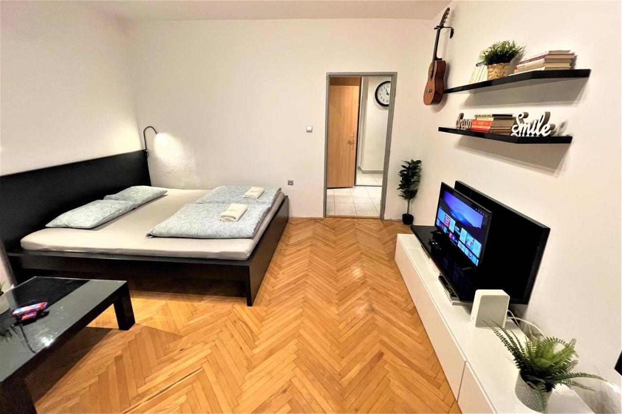 Apartment Helen - Old Town, Ac Bratislava Eksteriør bilde