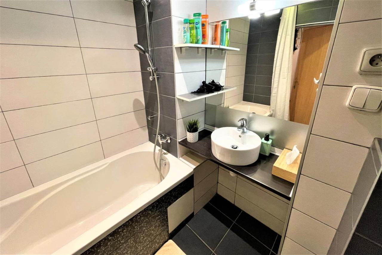 Apartment Helen - Old Town, Ac Bratislava Eksteriør bilde